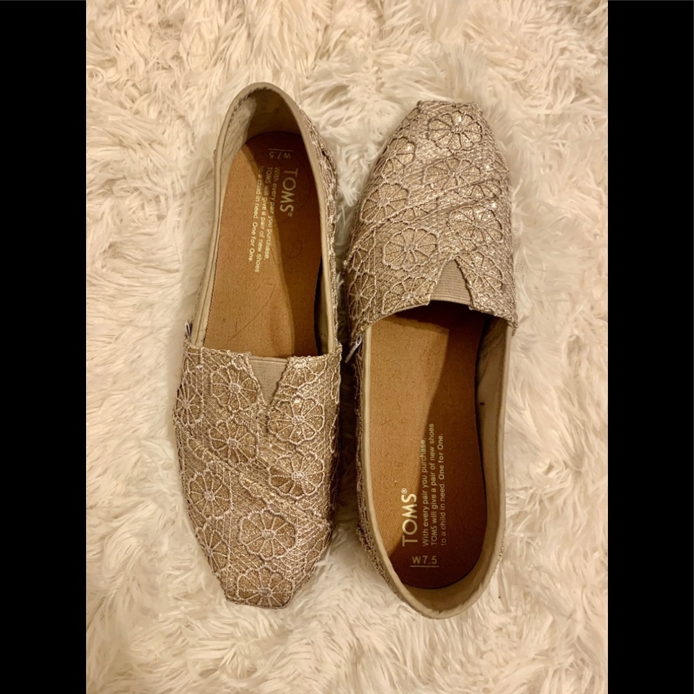 TOMS Gold Glitter Flower Crochet Classic Slip On